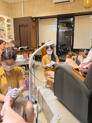 Pedicure spa area
